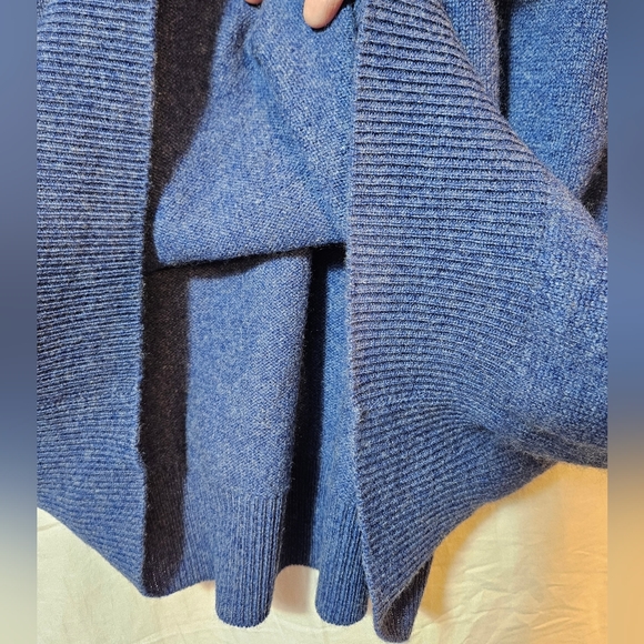 100% Cashmere 2xl v neck vest sweater, Hong Kong (g5) - Picture 5 of 6